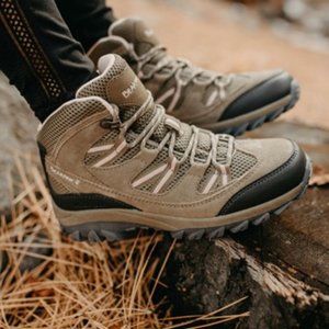 Bearpaw Tallac Hiking Boots Suede Leather Lace Up Booties Natural Size 7 NEW